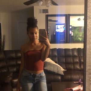 Meet your Posher, Alaina